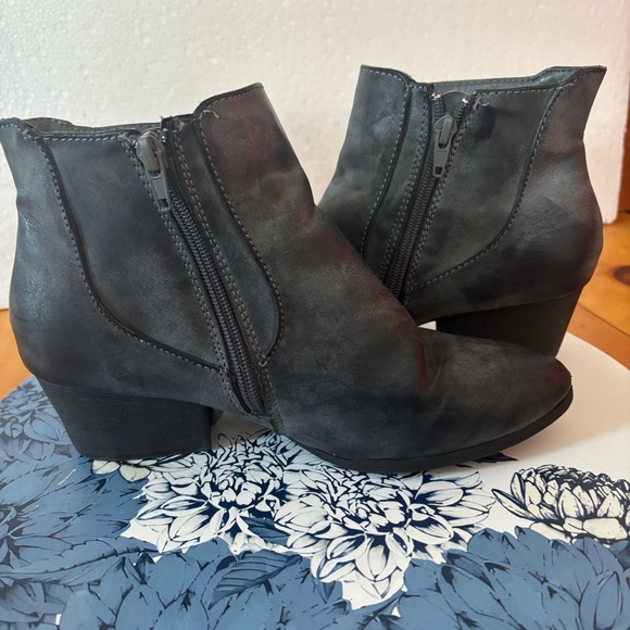Maurices Black Ankle Boots Size 7.5 Western Boho Zip Booties - Picture 8 of 10